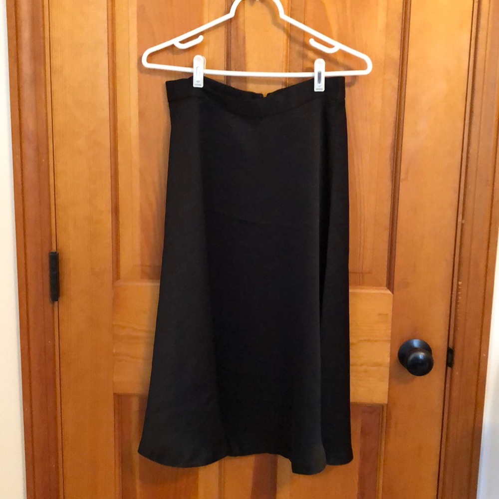Midi satin trim a-lime skirt